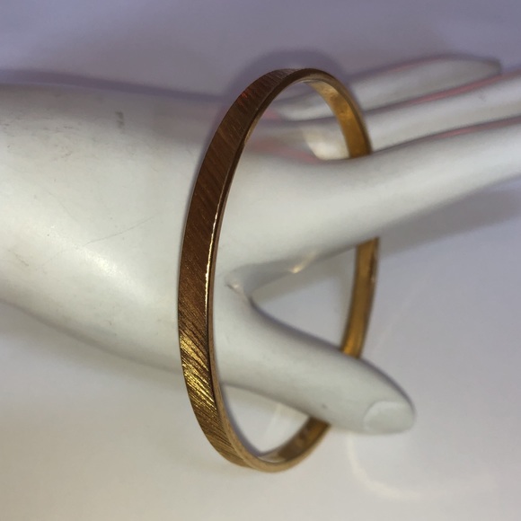 Vintage MONET Textured Gold Bangle Bracelet Modern - Picture 8 of 10